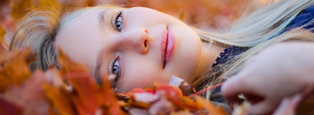 Gli attivi concentrati che migliorano la pelle in autunno