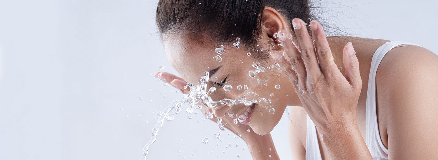 come detergere il viso