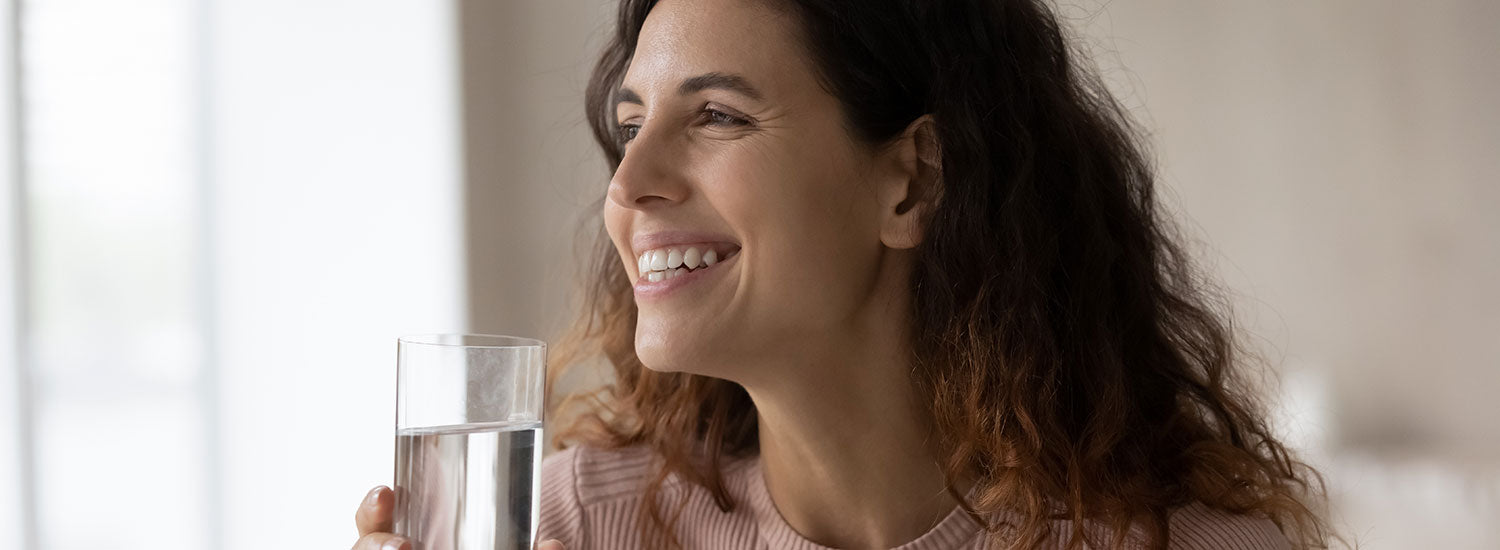 Idratare la pelle e l’organismo in estate