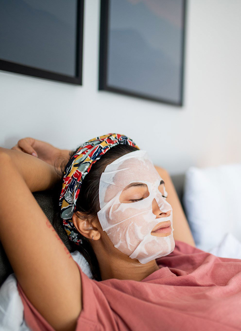 Maschera per il viso in tessuto, come funziona e come personalizzarla